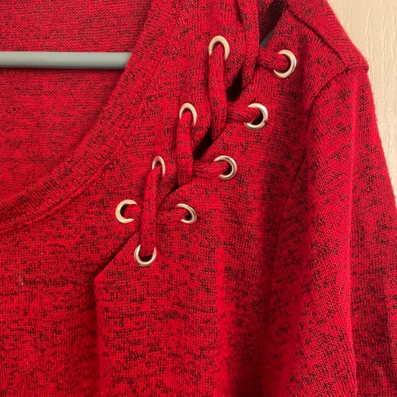 5 for $12 Stylish red short sleeve top - Picture 2 of 5